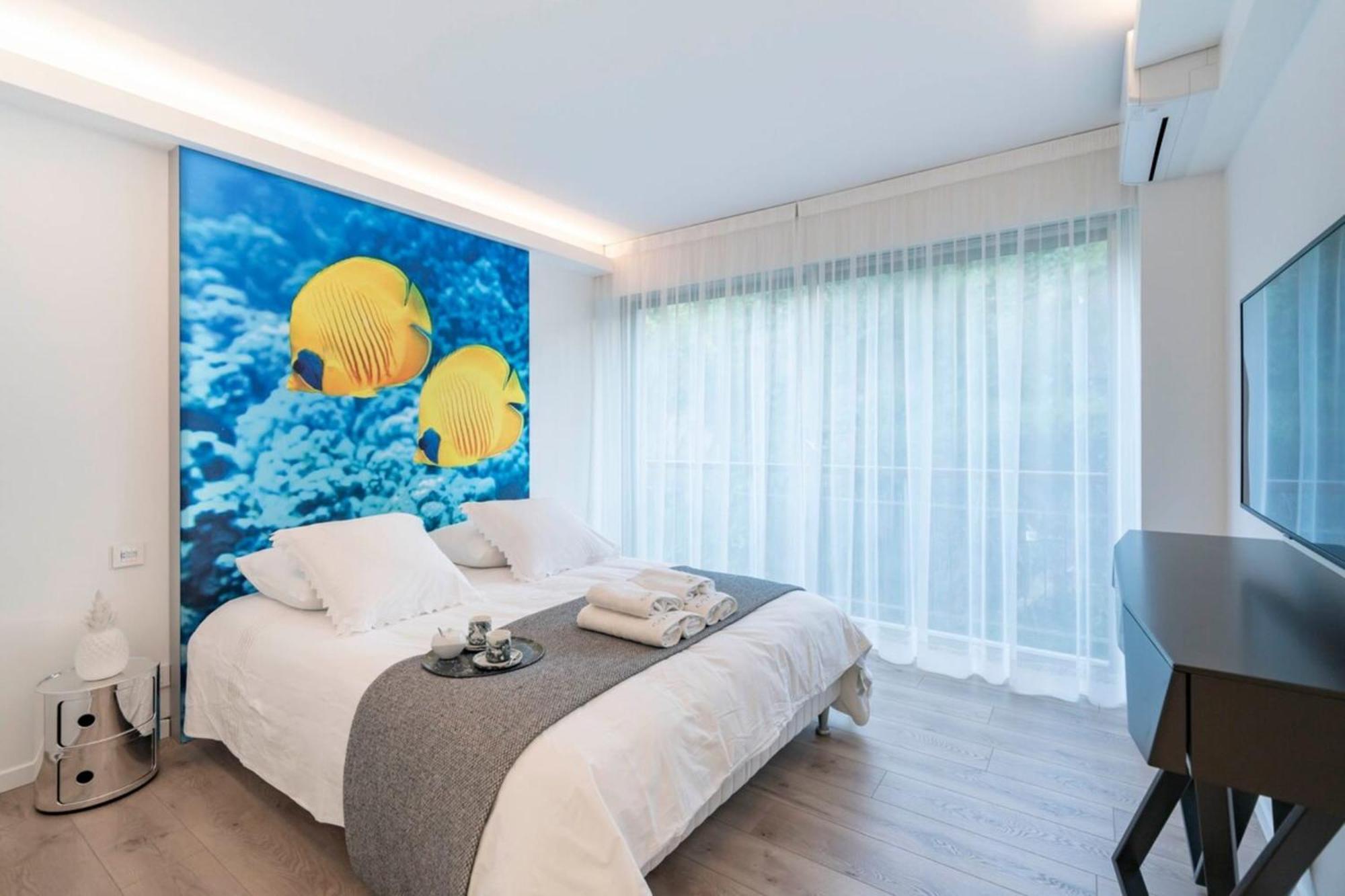 Very 2 Bedroom In The Center Of Completely Renovated * Cannes