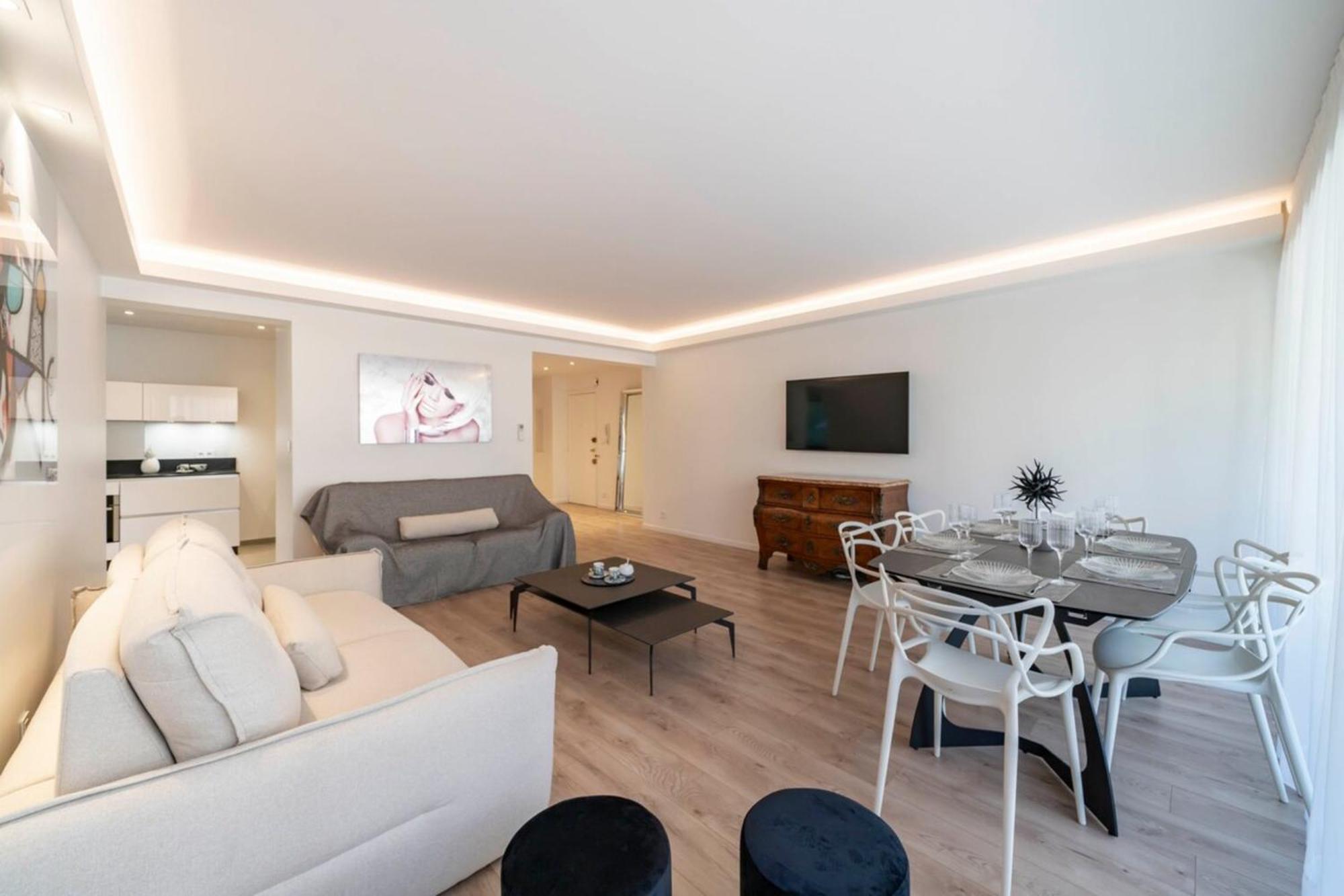 Hébergement de vacances Very 2 Bedroom In The Center Of Completely Renovated *
