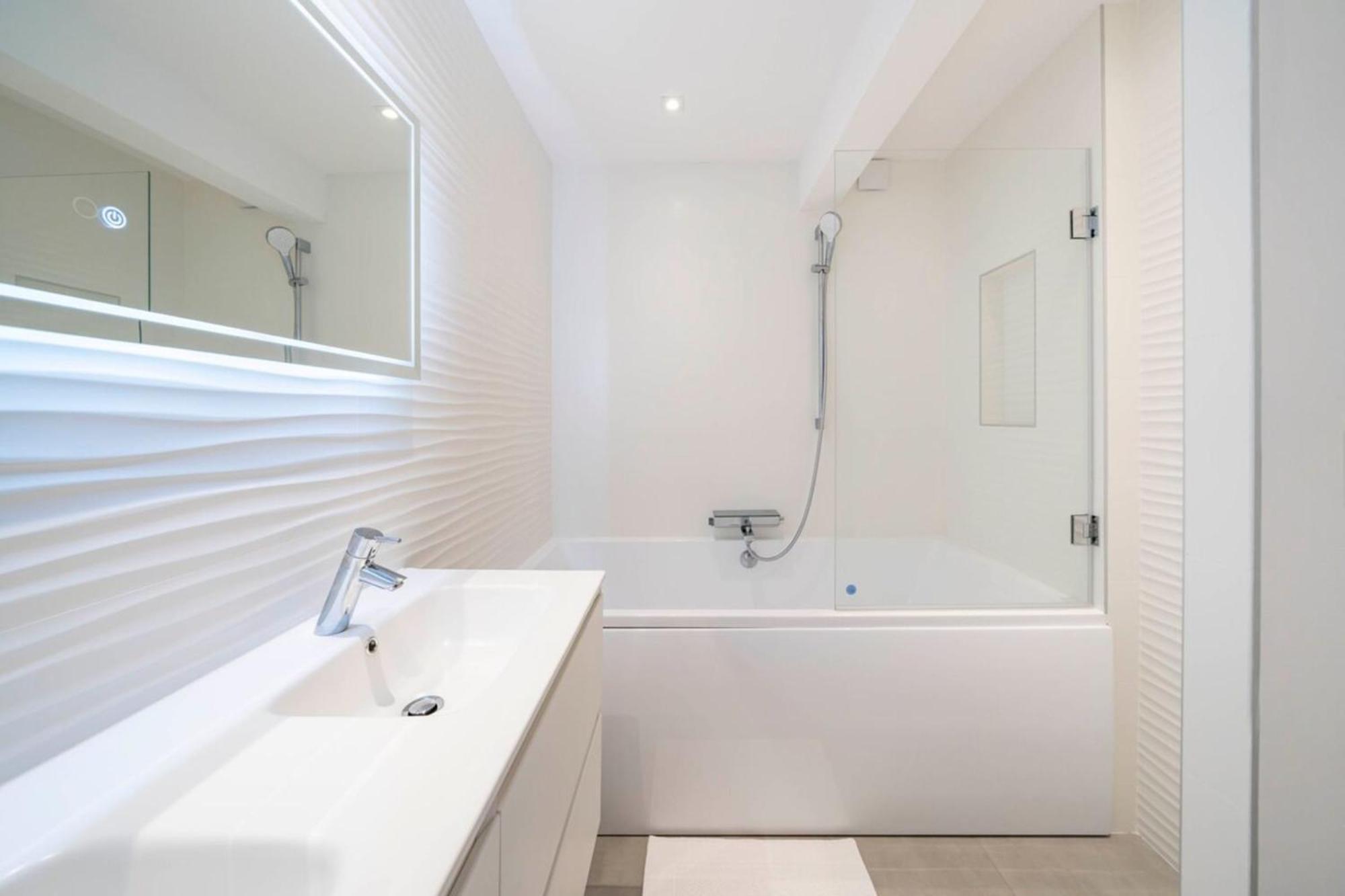 Very 2 Bedroom In The Center Of Completely Renovated Hébergement de vacances *