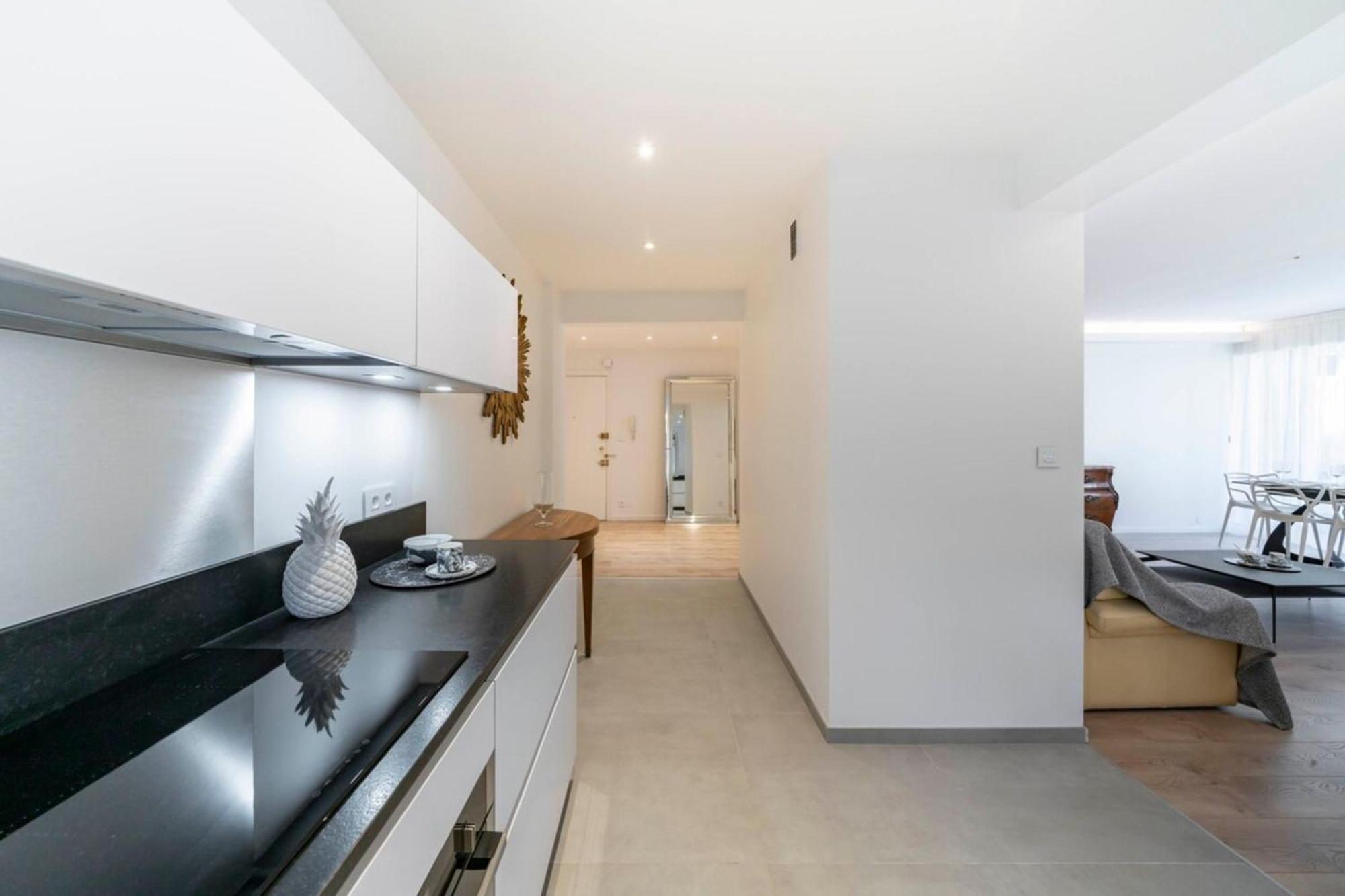 Hébergement de vacances Very 2 Bedroom In The Center Of Completely Renovated Cannes