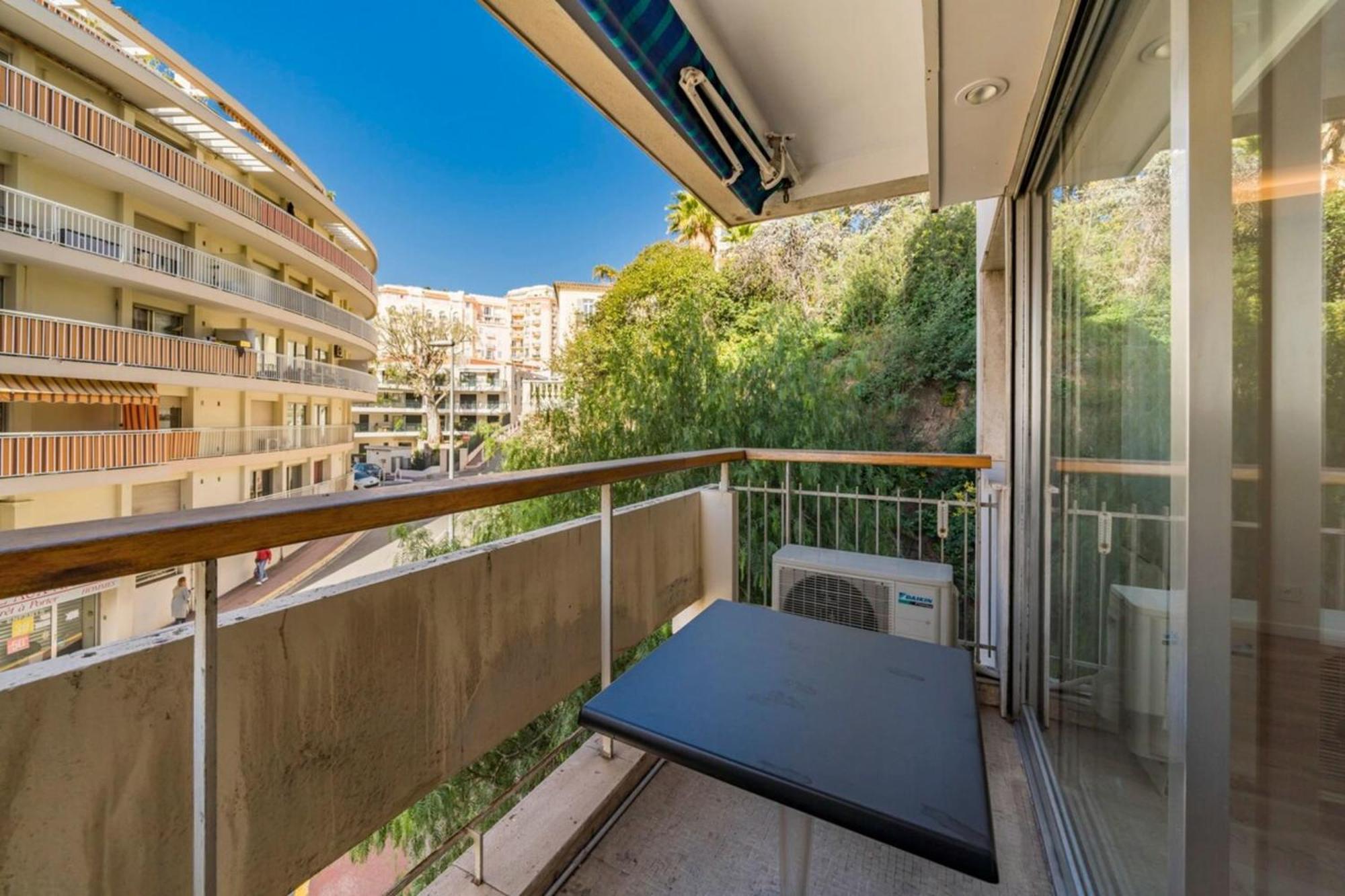 Hébergement de vacances Very 2 Bedroom In The Center Of Completely Renovated *